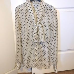 Banana Republic logo 100% Silk Blouse